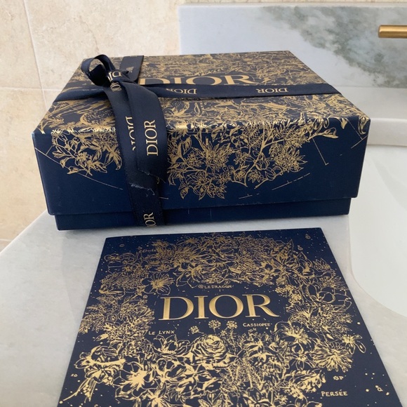 Dior Gift Box with Ribbon and card - Picture 5 of 6